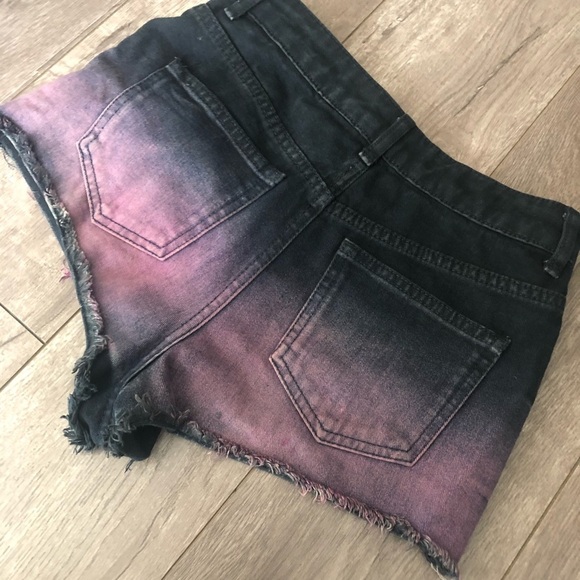 Topshop Moto Black ombré distressed denim shorts 4 - Picture 6 of 7